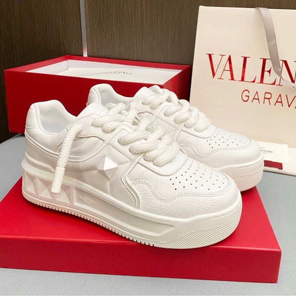 Valentino Women's Elegant White Sneakers - Picture 3 of 5